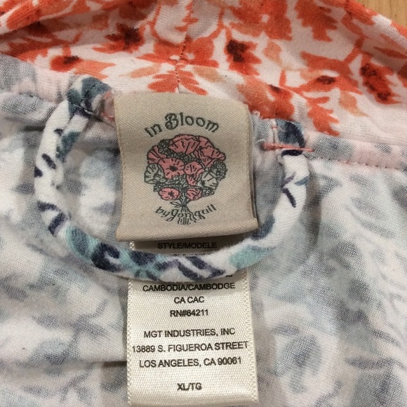 Ladies light weight robe - Picture 3 of 3